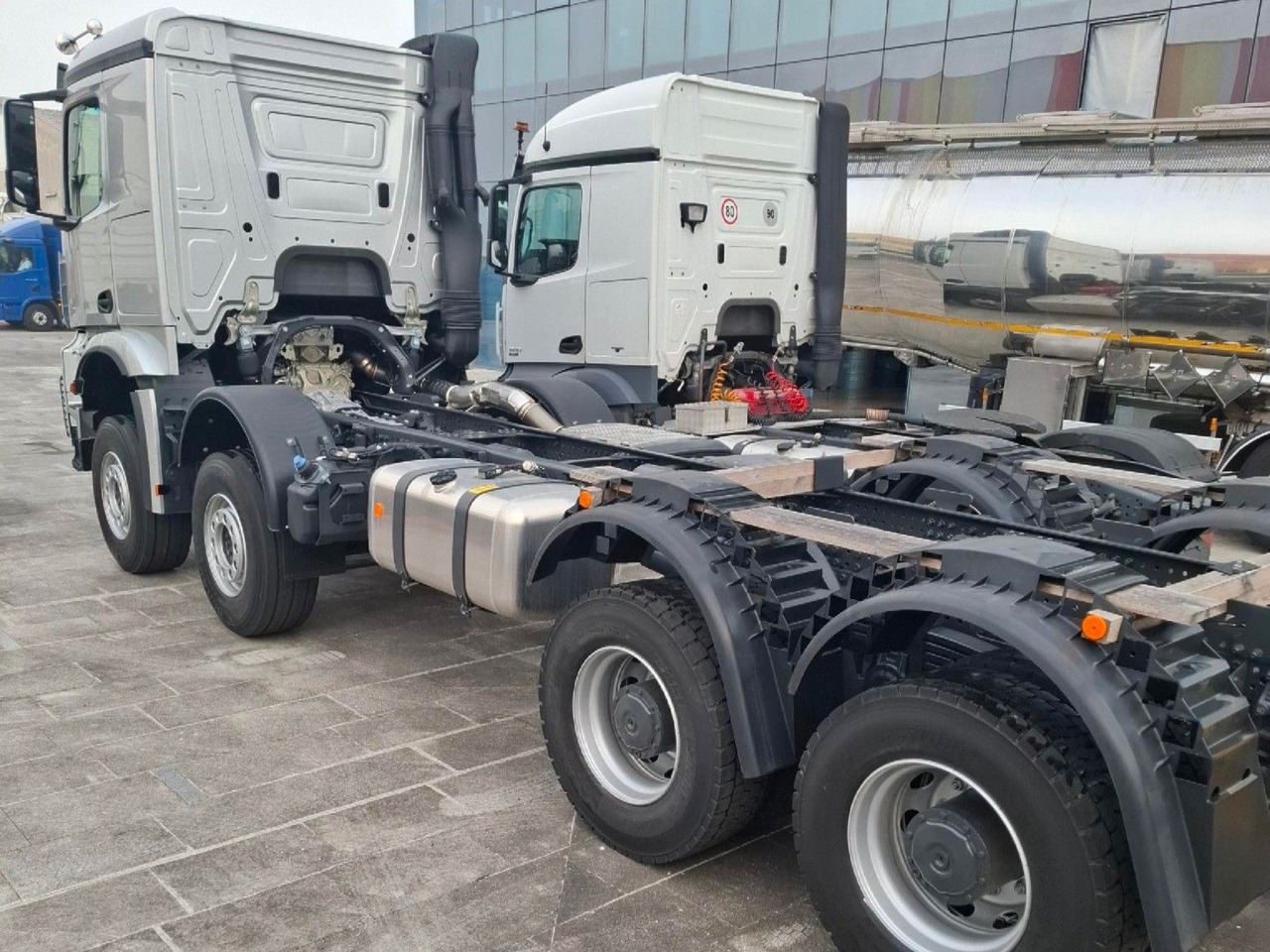 Mercedes-Benz Arocs 4153 8x4 Fahrgestell - Шаси кабина: снимка 3 Mercedes-Benz Arocs 4153 8x4 Fahrgestell - Шаси кабина: снимка 3