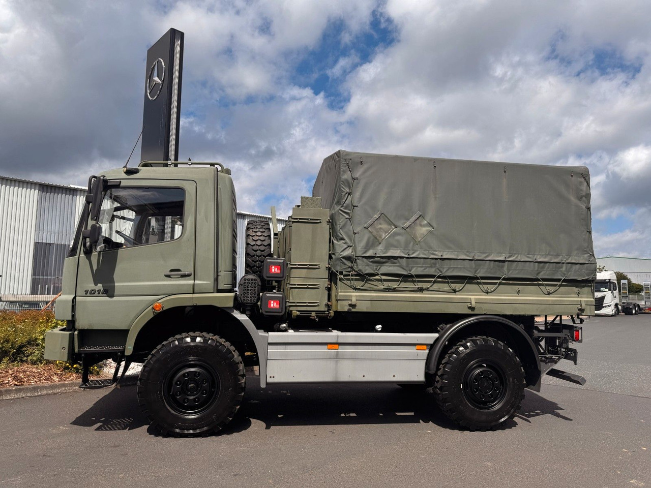 Mercedes-Benz Atego 1018 A 4x4 Singlebereifung 7 Stück vorh. - Бордови камион: снимка 4 Mercedes-Benz Atego 1018 A 4x4 Singlebereifung 7 Stück vorh. - Бордови камион: снимка 4