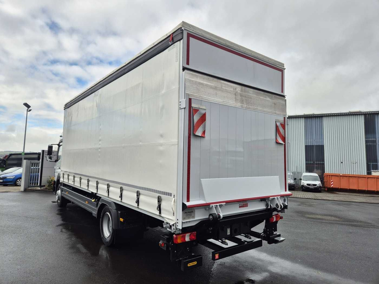 Mercedes-Benz Atego 1527 L L-Haus LBW Palfinger 1.500kg 2 Bett - Камион с брезент: снимка 5 Mercedes-Benz Atego 1527 L L-Haus LBW Palfinger 1.500kg 2 Bett - Камион с брезент: снимка 5
