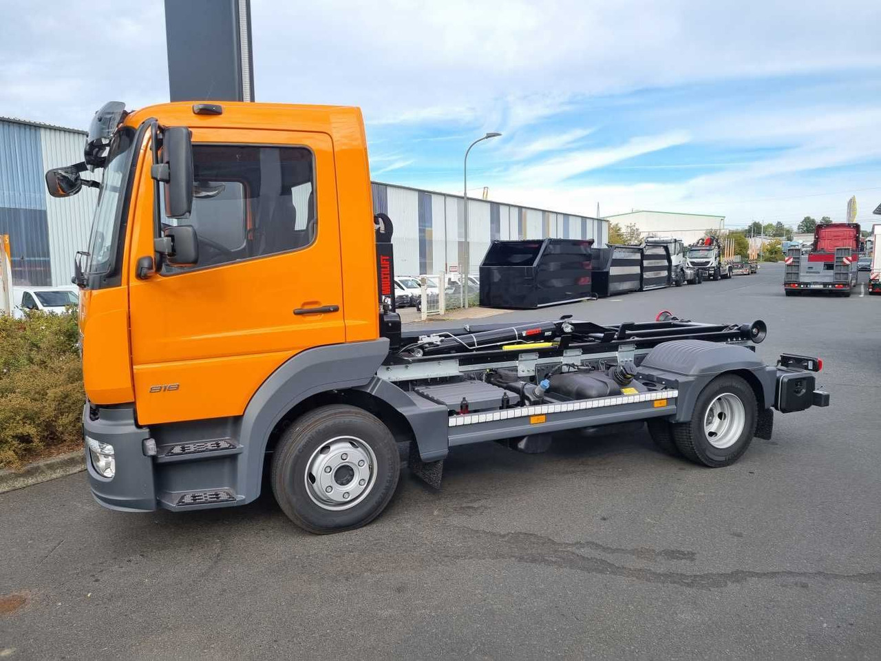 Mercedes-Benz Atego 818 K 4x2 HIAB XR5S3650 AHK Klima - Мултилифт с кука камион: снимка 4 Mercedes-Benz Atego 818 K 4x2 HIAB XR5S3650 AHK Klima - Мултилифт с кука камион: снимка 4