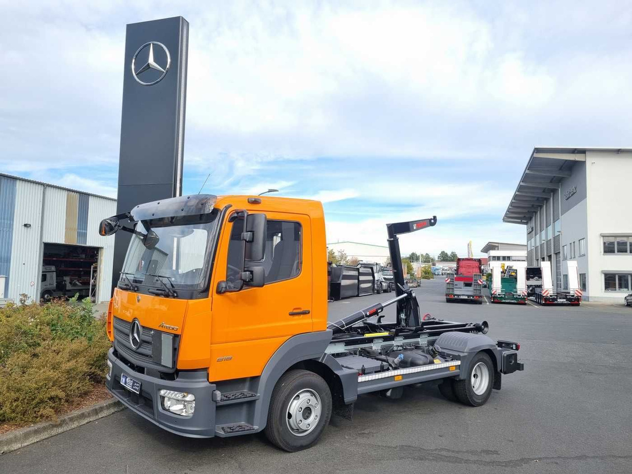 Mercedes-Benz Atego 818 K 4x2 HIAB XR5S3650 AHK Klima - Мултилифт с кука камион: снимка 1 Mercedes-Benz Atego 818 K 4x2 HIAB XR5S3650 AHK Klima - Мултилифт с кука камион: снимка 1