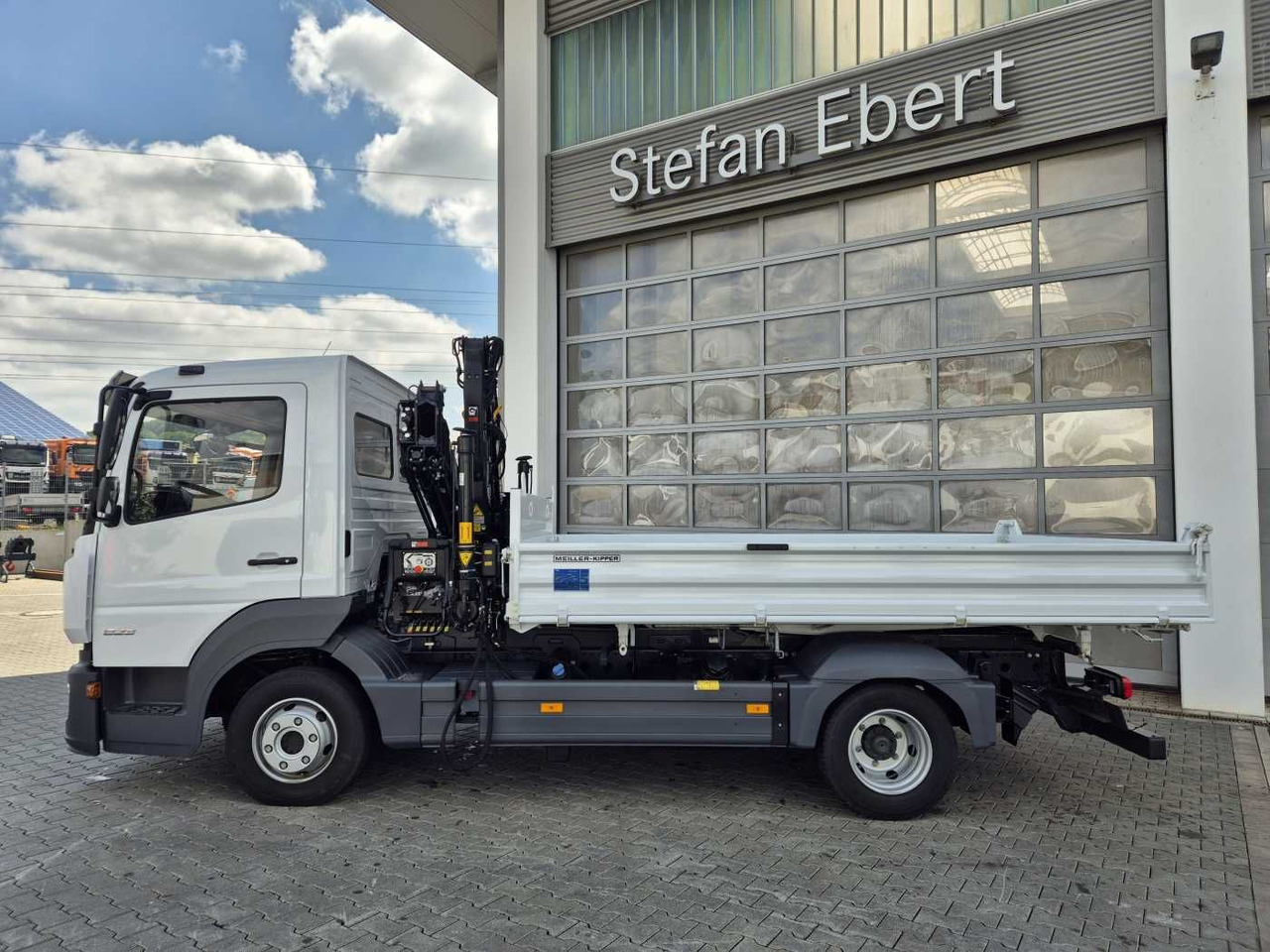 Mercedes-Benz Atego 823 KK Kipper+Kran+Funk+Greifersteuerung - Бус самосвал: снимка 4 Mercedes-Benz Atego 823 KK Kipper+Kran+Funk+Greifersteuerung - Бус самосвал: снимка 4