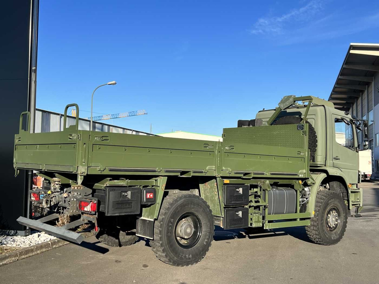 Бордови камион Mercedes-Benz Axor 1829 A 4x4 Pritsche: снимка 6 Бордови камион Mercedes-Benz Axor 1829 A 4x4 Pritsche: снимка 6