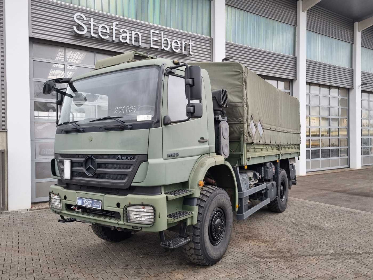 Mercedes-Benz Axor 1829 A 4x4 Pritsche/Plane 10 Stück - Камион с брезент: снимка 2 Mercedes-Benz Axor 1829 A 4x4 Pritsche/Plane 10 Stück - Камион с брезент: снимка 2