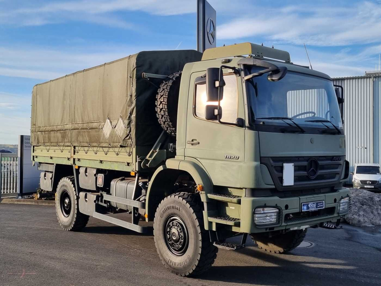 Mercedes-Benz Axor 1829 A 4x4 Pritsche/Plane 10 Stück - Камион с брезент: снимка 2 Mercedes-Benz Axor 1829 A 4x4 Pritsche/Plane 10 Stück - Камион с брезент: снимка 2