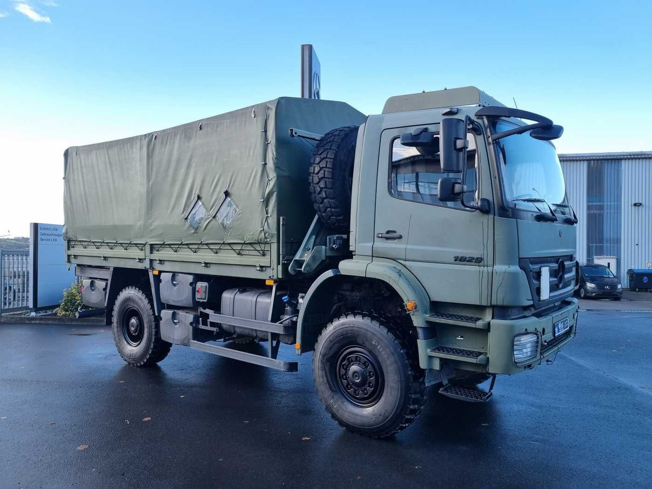 Mercedes-Benz Axor 1829 A 4x4 Pritsche/Plane 10 Stück - Камион с брезент: снимка 5 Mercedes-Benz Axor 1829 A 4x4 Pritsche/Plane 10 Stück - Камион с брезент: снимка 5