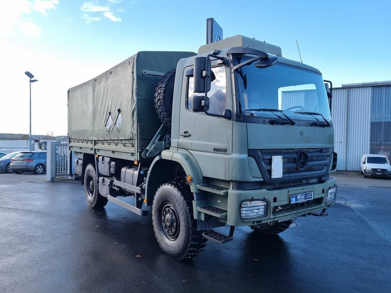 Mercedes-Benz Axor 1829 A 4x4 Pritsche/Plane 10 Stück - Камион с брезент: снимка 3 Mercedes-Benz Axor 1829 A 4x4 Pritsche/Plane 10 Stück - Камион с брезент: снимка 3