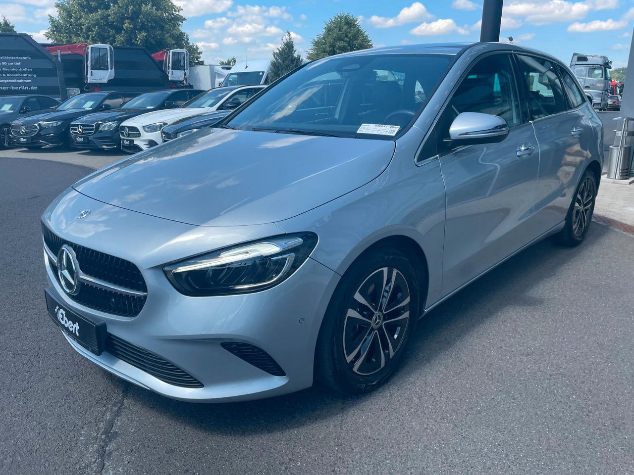 Mercedes-Benz B 200 Progressive R-Kamera+Carplay+Ambiente+Keyl - Комби: снимка 2 Mercedes-Benz B 200 Progressive R-Kamera+Carplay+Ambiente+Keyl - Комби: снимка 2