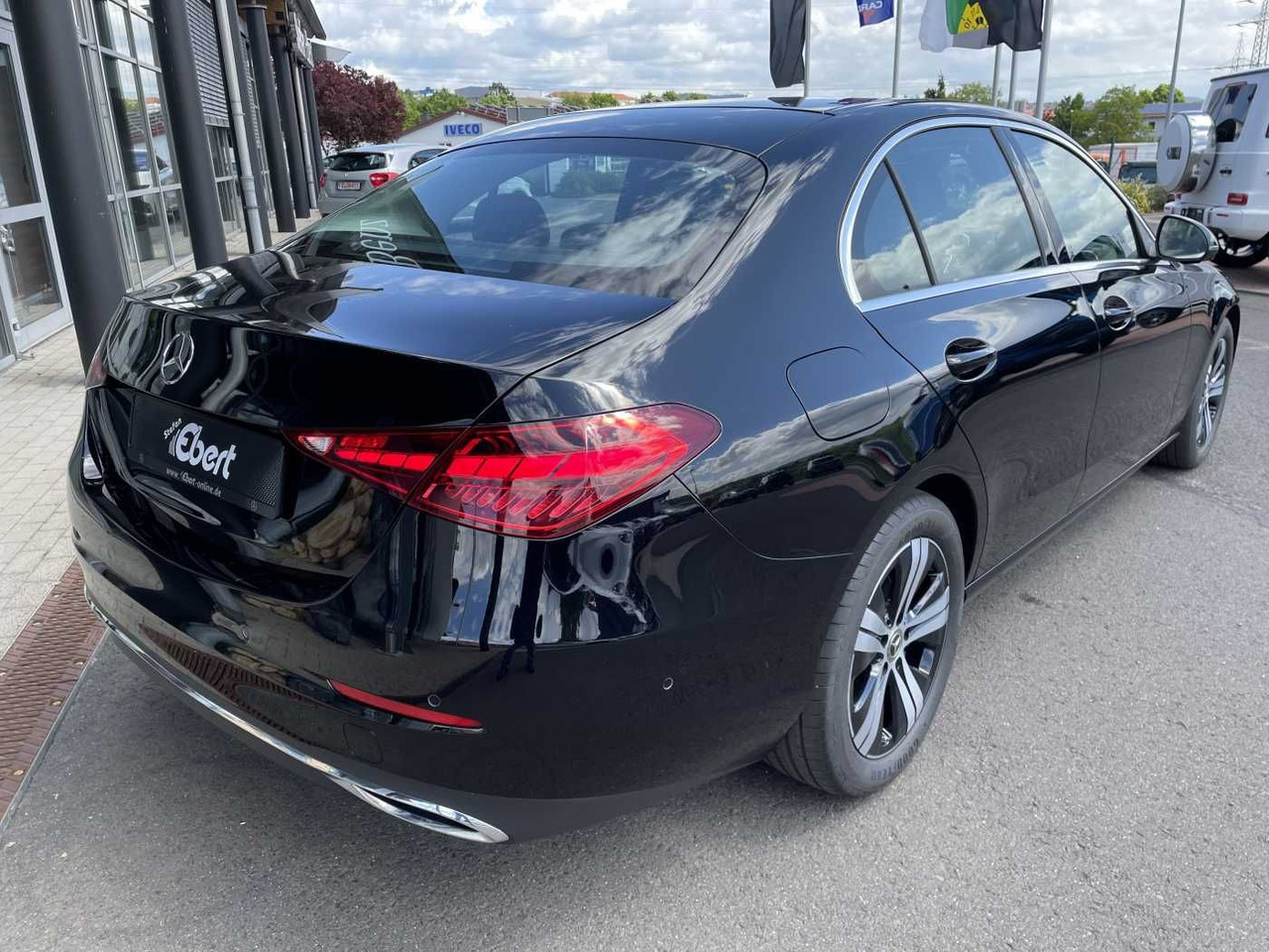Mercedes-Benz C 180 9G Avantgarde Memory+Distr+ 360°+Keyless+L - Седан: снимка 4 Mercedes-Benz C 180 9G Avantgarde Memory+Distr+ 360°+Keyless+L - Седан: снимка 4