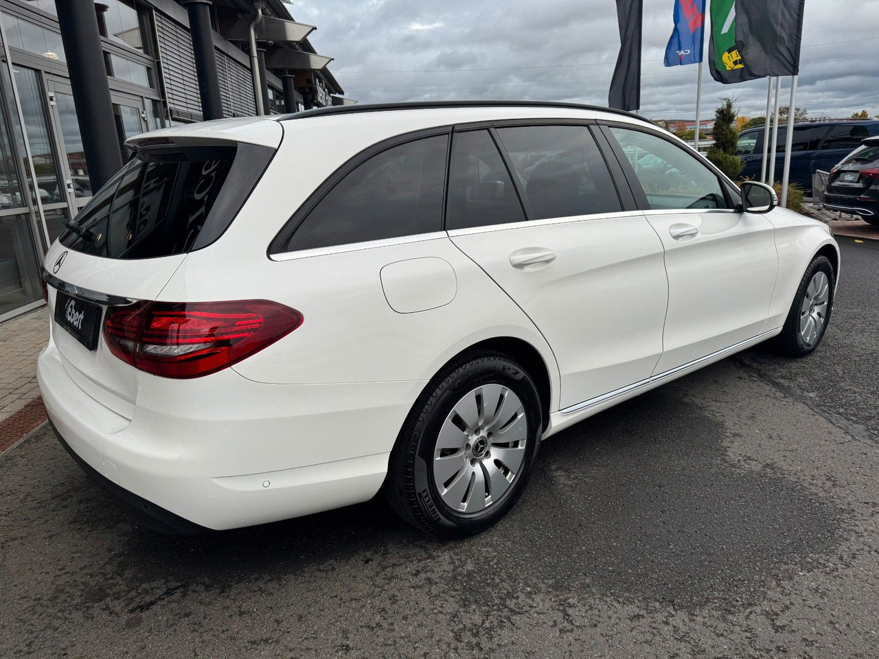 Mercedes-Benz C 180d T LED+RKamera+SHZ+DAB - Комби: снимка 4 Mercedes-Benz C 180d T LED+RKamera+SHZ+DAB - Комби: снимка 4