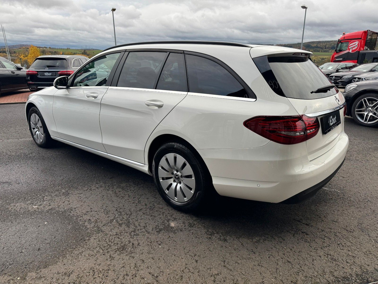 Mercedes-Benz C 180d T LED+RKamera+SHZ+DAB - Комби: снимка 3 Mercedes-Benz C 180d T LED+RKamera+SHZ+DAB - Комби: снимка 3