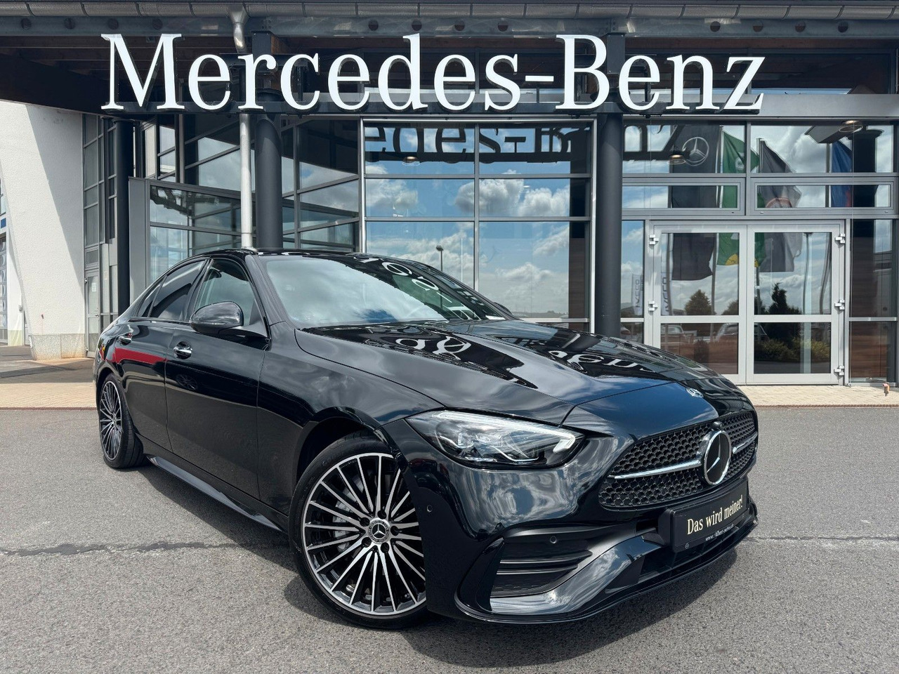 Mercedes-Benz C 300 AMG+DistrPlus+360+SportfahrW+Night+19Zoll - Седан: снимка 1 Mercedes-Benz C 300 AMG+DistrPlus+360+SportfahrW+Night+19Zoll - Седан: снимка 1