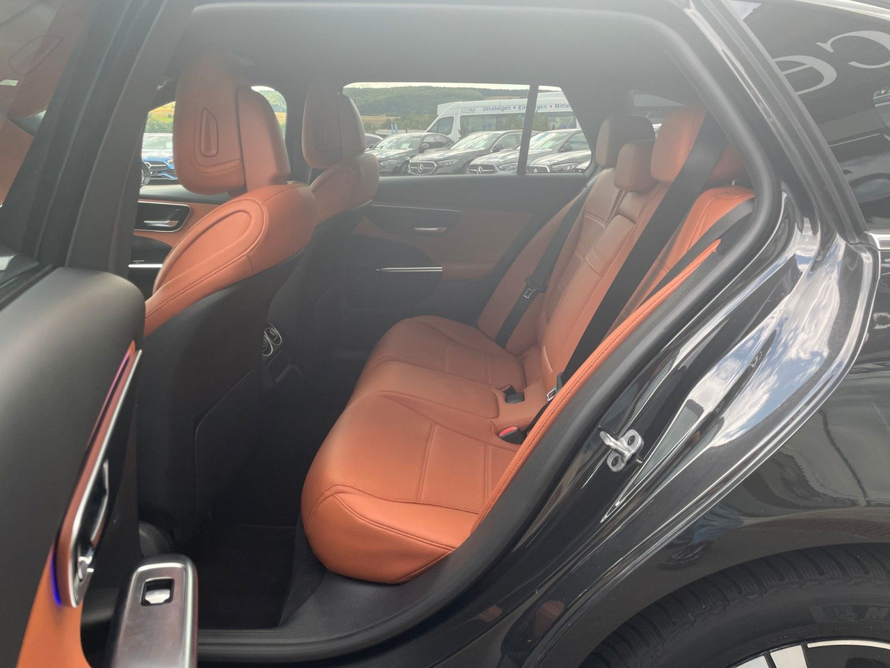 Mercedes-Benz C 300 e T AVANTGARDE R-Kamera+TOTW+Carplay - Комби: снимка 2 Mercedes-Benz C 300 e T AVANTGARDE R-Kamera+TOTW+Carplay - Комби: снимка 2