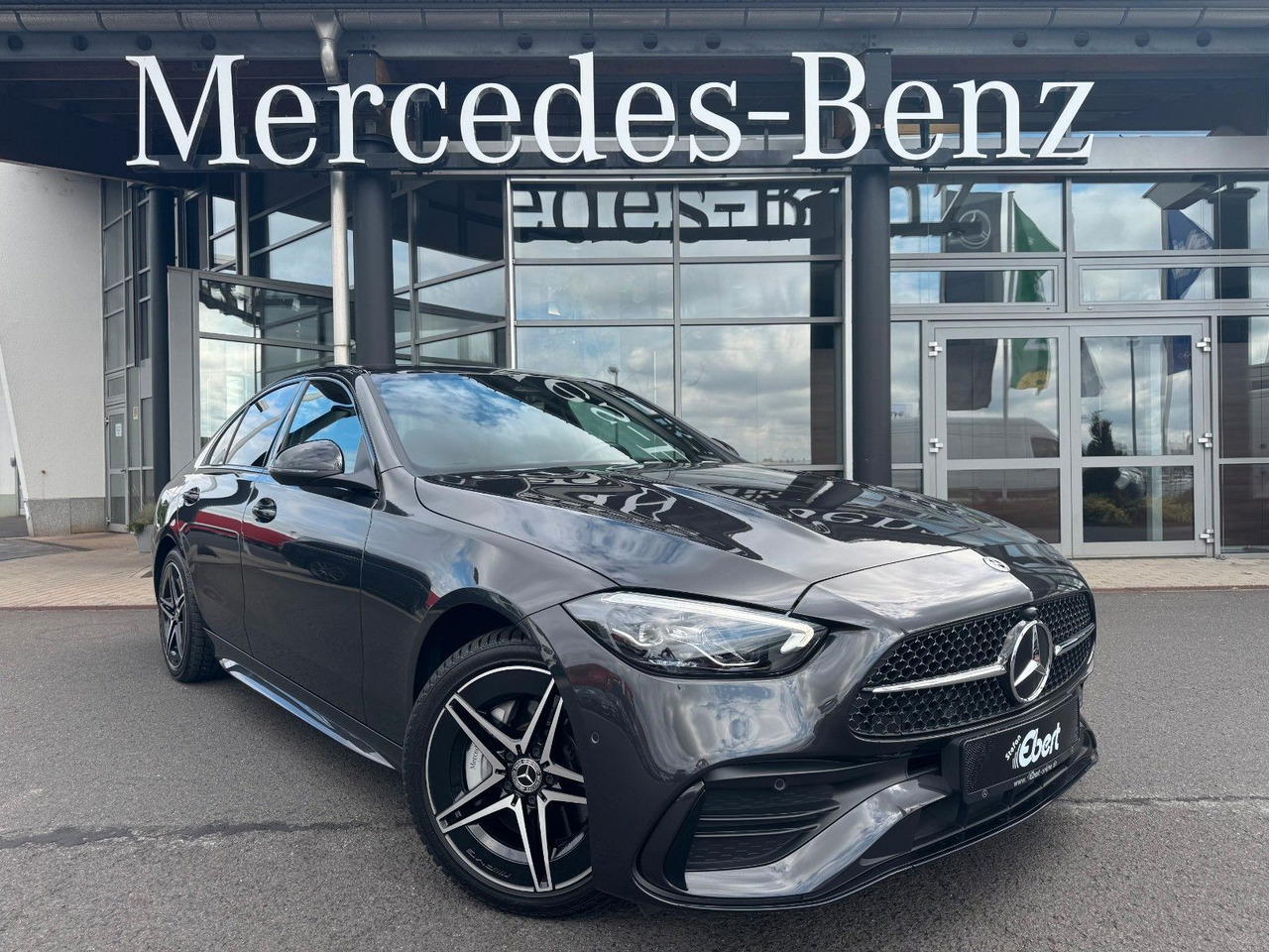 Mercedes-Benz C 400e 4M AMG+HUD+RFK+TotW+Ambiente+Night - Седан: снимка 1 Mercedes-Benz C 400e 4M AMG+HUD+RFK+TotW+Ambiente+Night - Седан: снимка 1