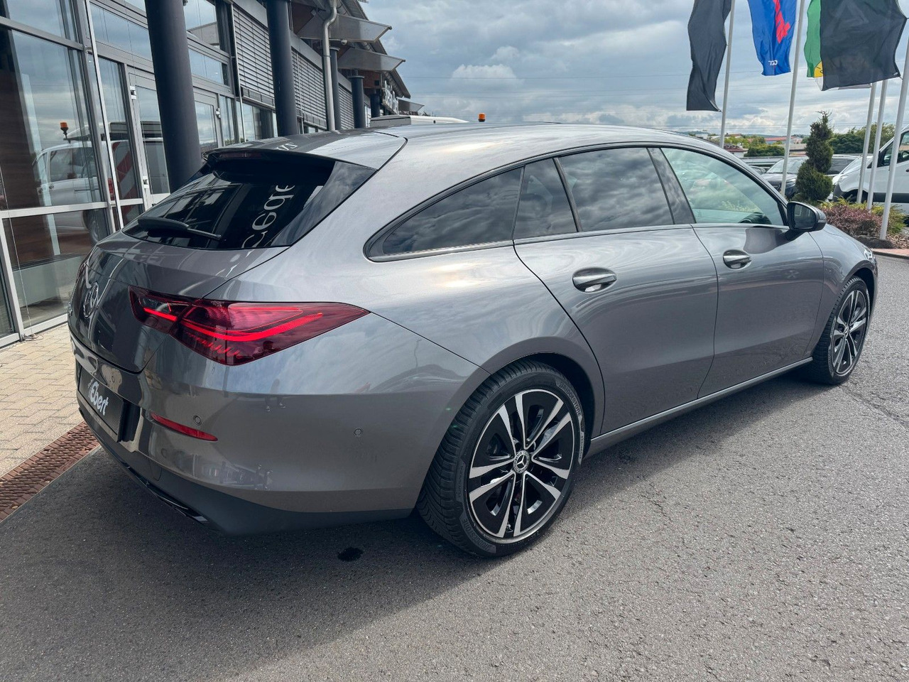 Mercedes-Benz CLA 180 Shooting Brake - Комби: снимка 4 Mercedes-Benz CLA 180 Shooting Brake - Комби: снимка 4