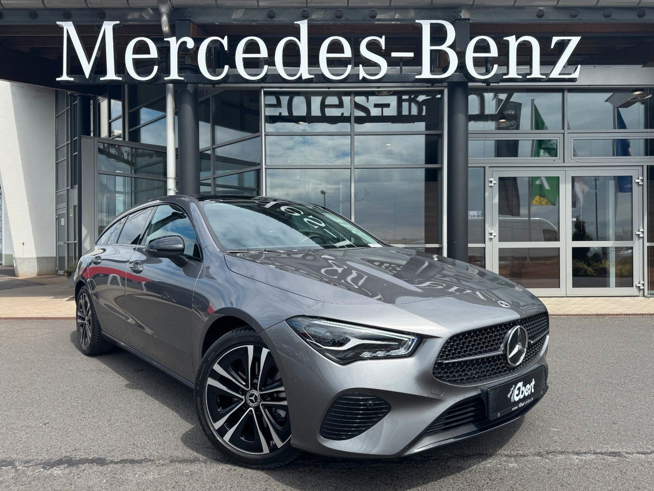 Mercedes-Benz CLA 180 Shooting Brake - Комби: снимка 1 Mercedes-Benz CLA 180 Shooting Brake - Комби: снимка 1