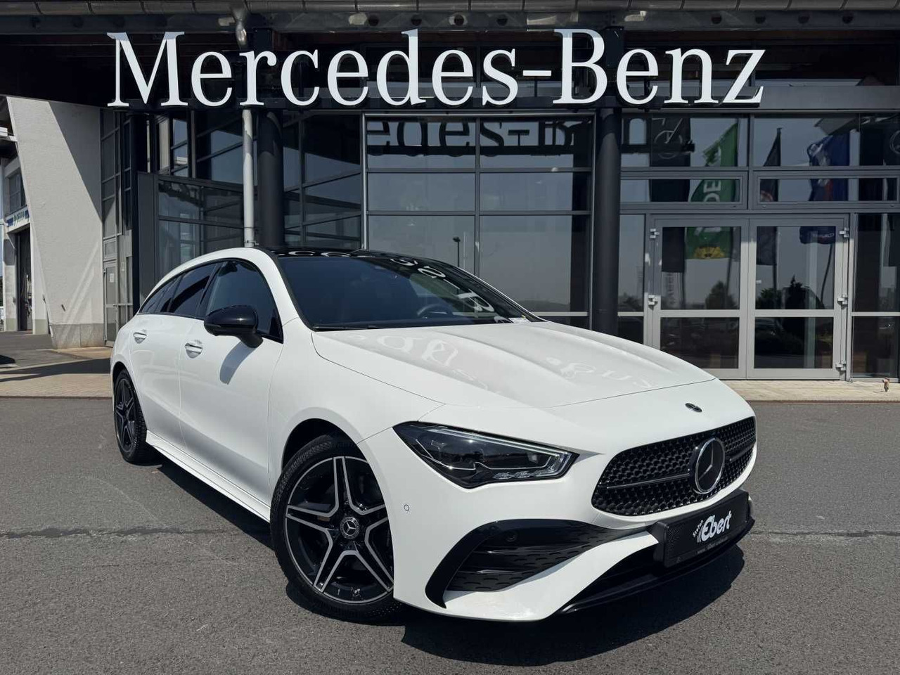 Mercedes-Benz CLA 220d Shooting Brake AMG+Pano+Distr+AHK+uvm. - Лек автомобил: снимка 1 Mercedes-Benz CLA 220d Shooting Brake AMG+Pano+Distr+AHK+uvm. - Лек автомобил: снимка 1