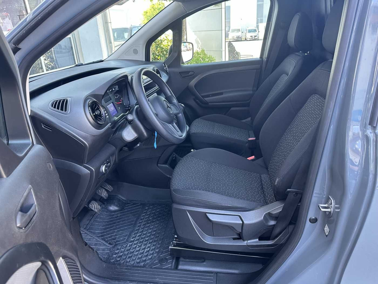 Малък ван Mercedes-Benz Citan 108 CDI Regal Klima: снимка 11 Малък ван Mercedes-Benz Citan 108 CDI Regal Klima: снимка 11