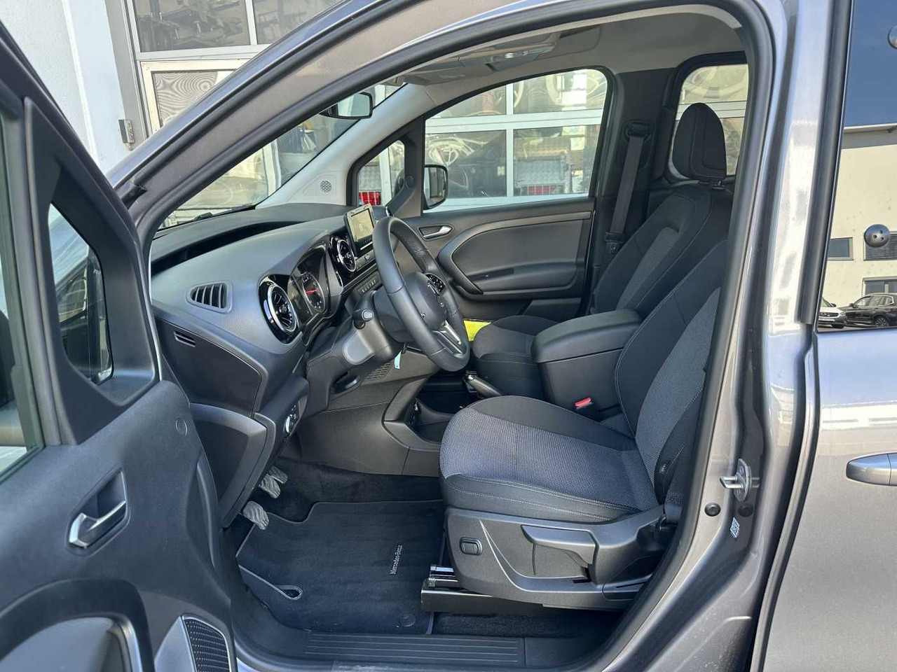 Лизинг на  Mercedes-Benz Citan 112 CDI Tourer Kamera MBUX LED Tempomat Mercedes-Benz Citan 112 CDI Tourer Kamera MBUX LED Tempomat: снимка 7