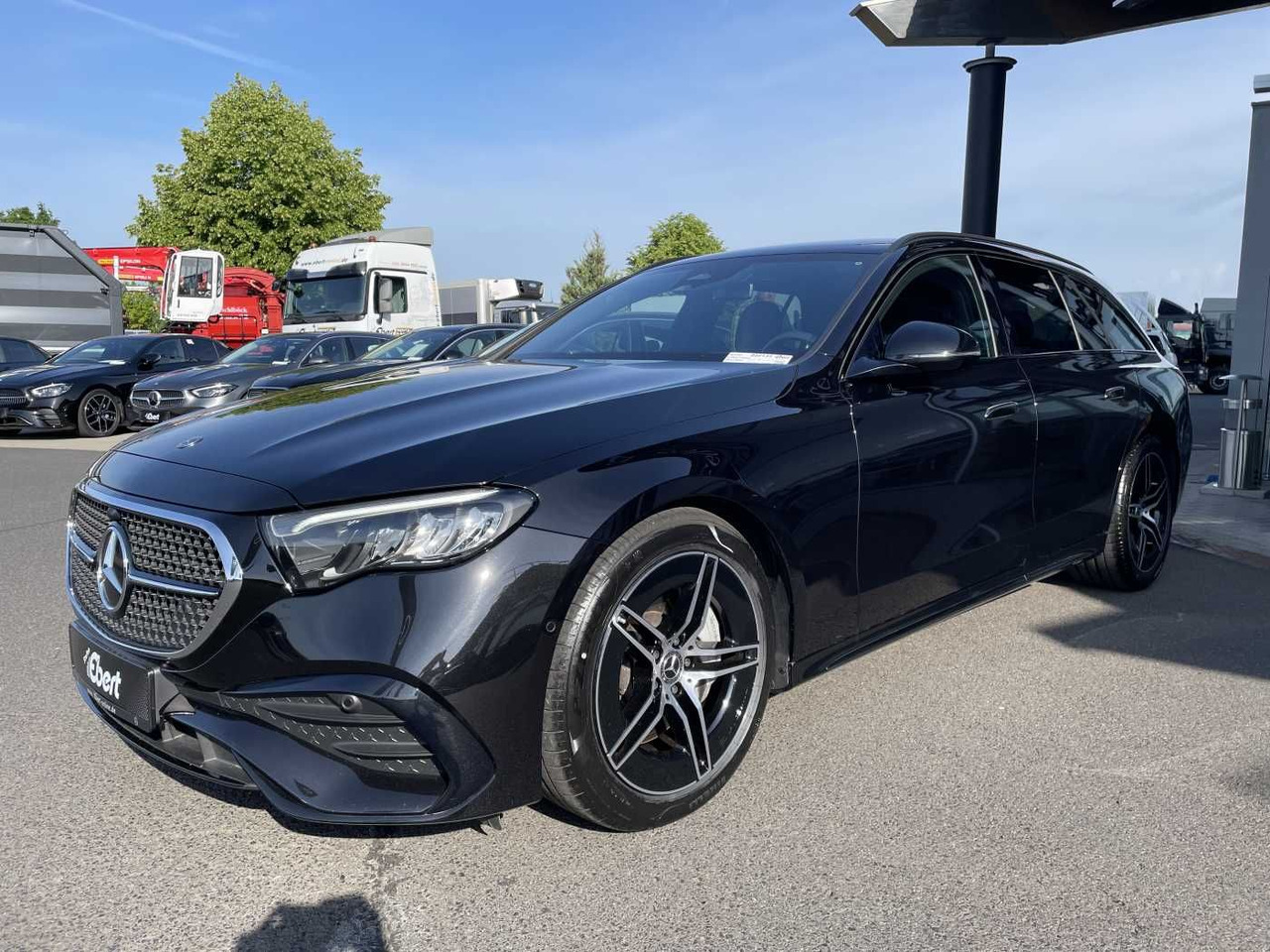Mercedes-Benz E 220 d T AMG-Line AHK+Distr+R-Kamera +Ambiente+ - Лек автомобил: снимка 2 Mercedes-Benz E 220 d T AMG-Line AHK+Distr+R-Kamera +Ambiente+ - Лек автомобил: снимка 2