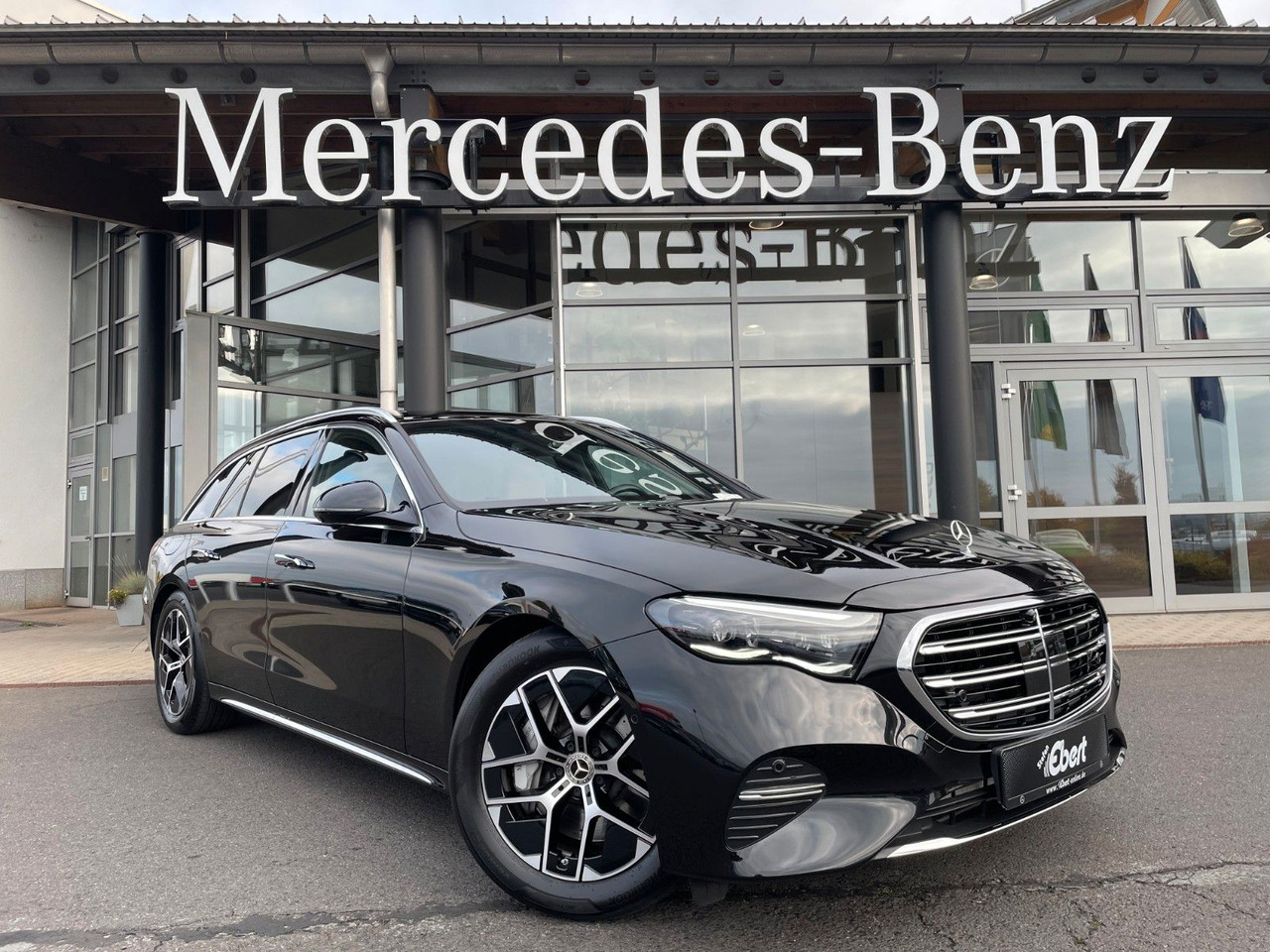 Mercedes-Benz E 220 d T Exclusive Nappa+AHK+360°+Burm+Sitzklim - Комби: снимка 1 Mercedes-Benz E 220 d T Exclusive Nappa+AHK+360°+Burm+Sitzklim - Комби: снимка 1