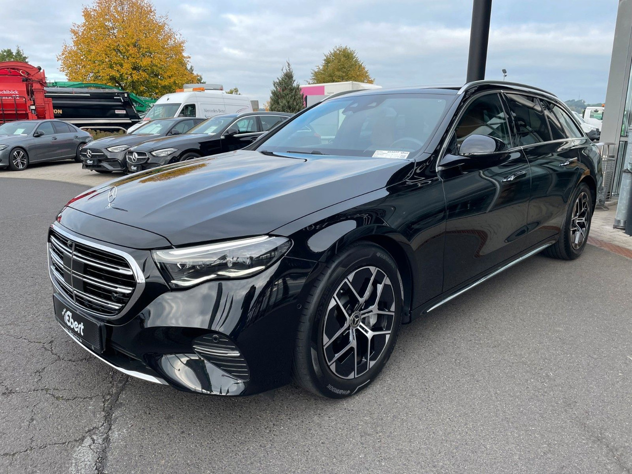 Mercedes-Benz E 220 d T Exclusive Nappa+AHK+360°+Burm+Sitzklim - Комби: снимка 3 Mercedes-Benz E 220 d T Exclusive Nappa+AHK+360°+Burm+Sitzklim - Комби: снимка 3