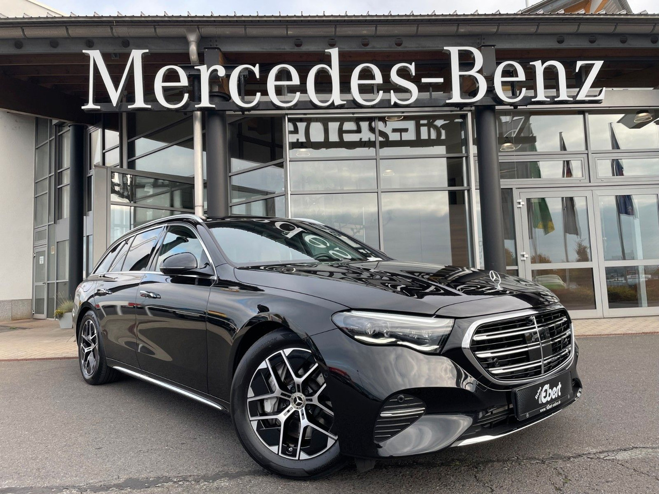 Mercedes-Benz E 220 d T Exclusive Nappa+AHK+360°+Burm+Sitzklim - Комби: снимка 2 Mercedes-Benz E 220 d T Exclusive Nappa+AHK+360°+Burm+Sitzklim - Комби: снимка 2