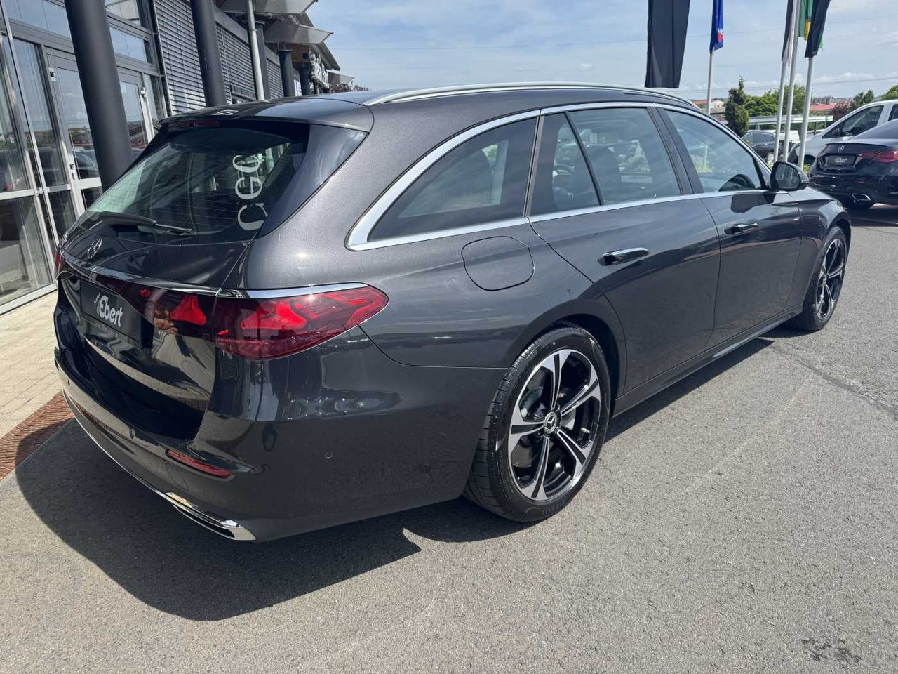 Mercedes-Benz E 300de T AVANTGARDE+AHK+Burm4D+Distr+Memory+360 - Комби: снимка 4 Mercedes-Benz E 300de T AVANTGARDE+AHK+Burm4D+Distr+Memory+360 - Комби: снимка 4