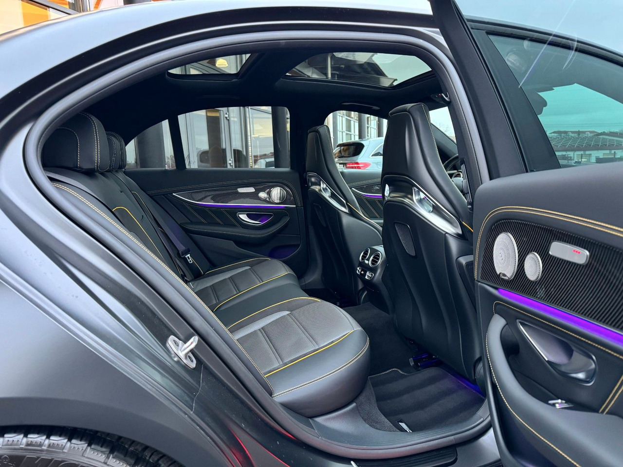 Седан Mercedes-Benz E 63 AMG S FinalEd+Pano+Burm+STH+Memory+HUD: снимка 7 Седан Mercedes-Benz E 63 AMG S FinalEd+Pano+Burm+STH+Memory+HUD: снимка 7