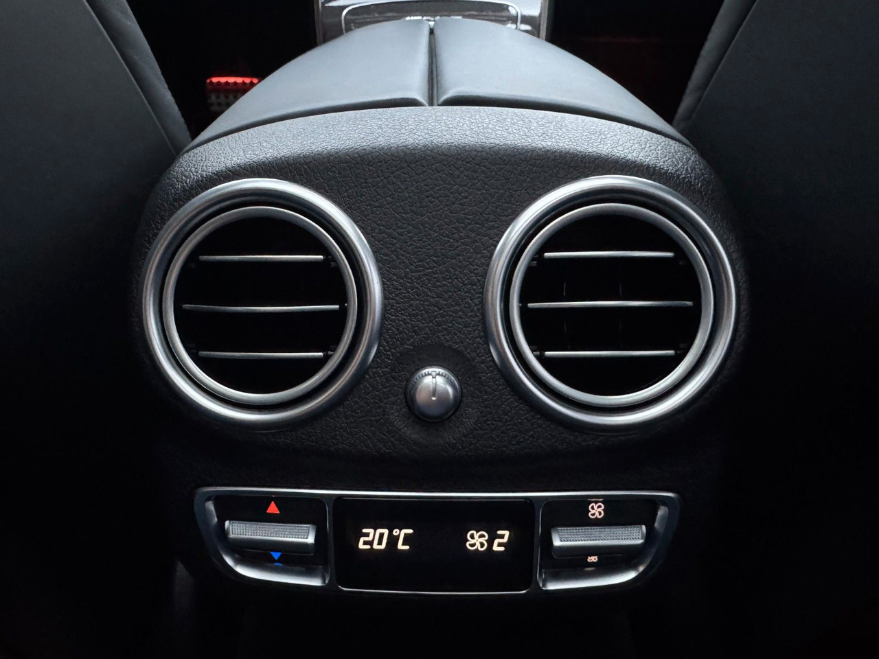 Седан Mercedes-Benz E 63 AMG S FinalEd+Pano+Burm+STH+Memory+HUD: снимка 17 Седан Mercedes-Benz E 63 AMG S FinalEd+Pano+Burm+STH+Memory+HUD: снимка 17