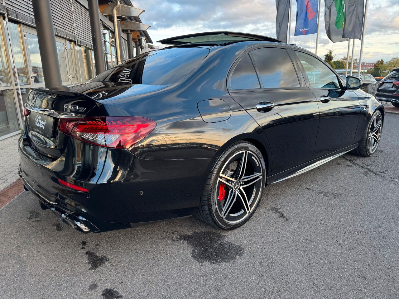 Mercedes-Benz E 63 AMG S Pano+Burm+AirM+HUD+360+uvm. - Седан: снимка 5 Mercedes-Benz E 63 AMG S Pano+Burm+AirM+HUD+360+uvm. - Седан: снимка 5