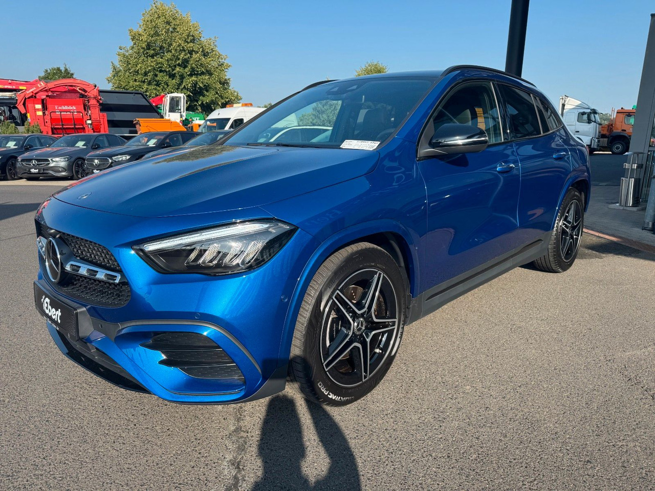 Mercedes-Benz GLA 200 AMG+PANO+DistrPlus+RFK+Night - Джип: снимка 2 Mercedes-Benz GLA 200 AMG+PANO+DistrPlus+RFK+Night - Джип: снимка 2