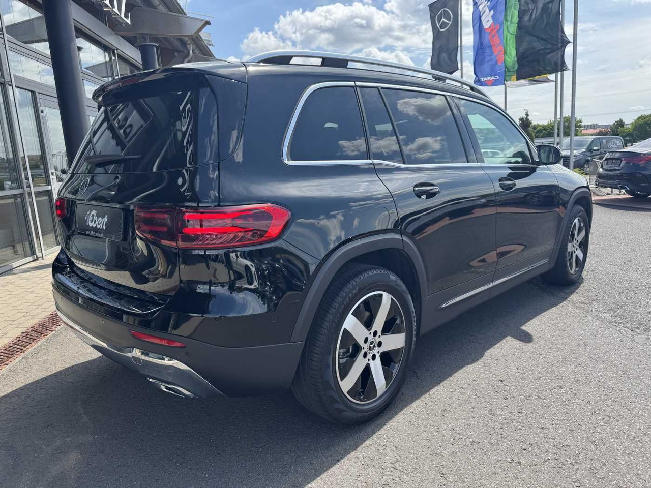 Mercedes-Benz GLB 180 Progressive+AHK+RKamera+LED+ IHC+DAB - Джип: снимка 4 Mercedes-Benz GLB 180 Progressive+AHK+RKamera+LED+ IHC+DAB - Джип: снимка 4