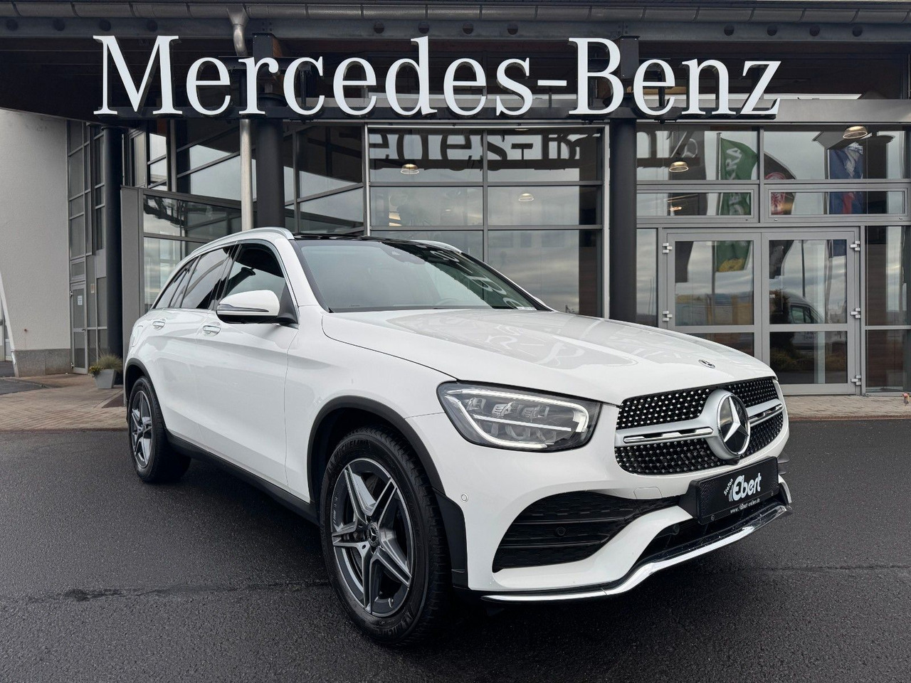 Mercedes-Benz GLC 200 4M AMG+Pano+Distr+StandH+AHK+360+HUD - Джип: снимка 2 Mercedes-Benz GLC 200 4M AMG+Pano+Distr+StandH+AHK+360+HUD - Джип: снимка 2