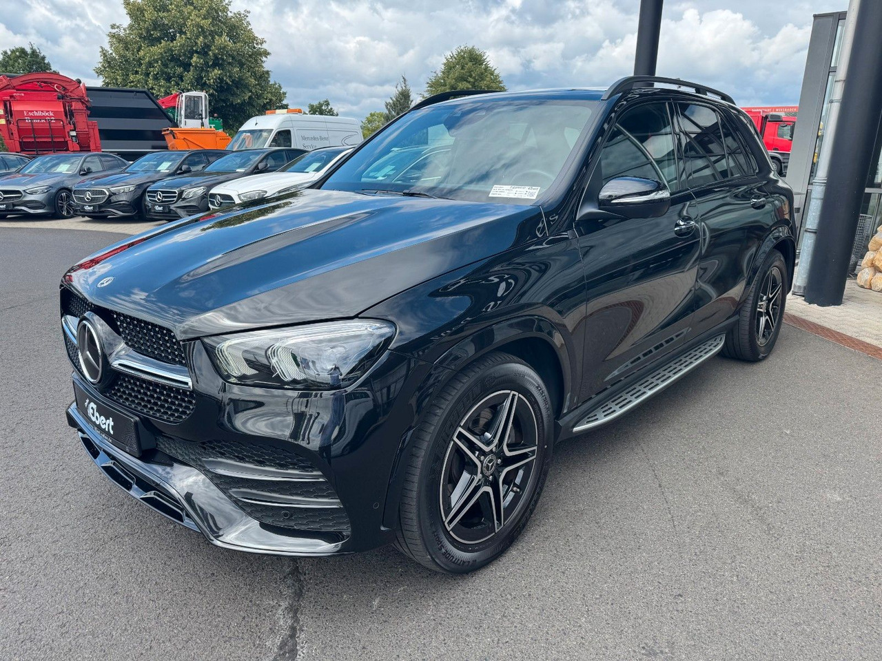 Mercedes-Benz GLE 350de 4M AMG+Pano+AHK+Burm+Distr++HUD+360+ - Джип: снимка 2 Mercedes-Benz GLE 350de 4M AMG+Pano+AHK+Burm+Distr++HUD+360+ - Джип: снимка 2