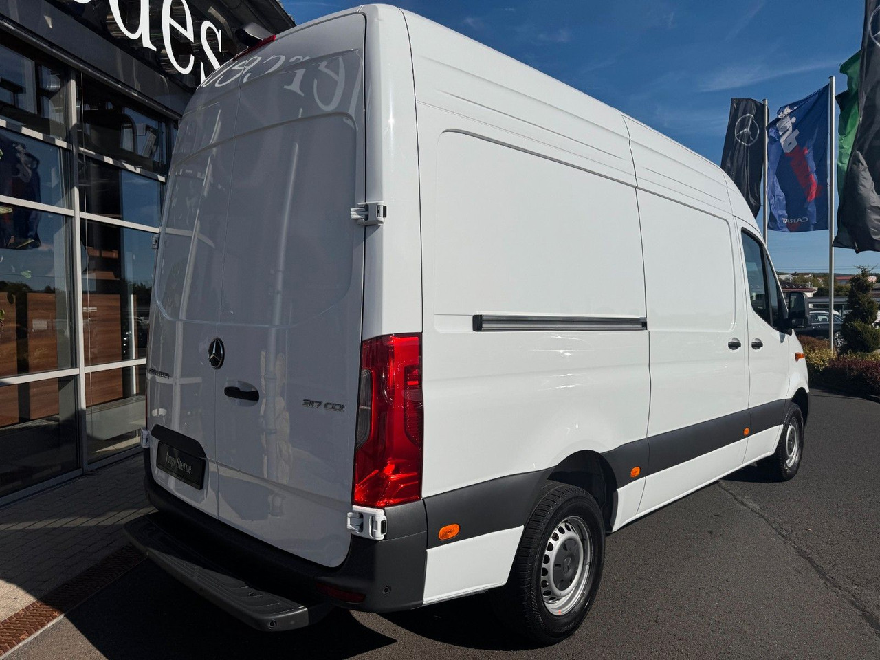 Mercedes-Benz Sprinter 317 CDI 3665 Klima 360 Schwing SHZ - Товарен бус: снимка 4 Mercedes-Benz Sprinter 317 CDI 3665 Klima 360 Schwing SHZ - Товарен бус: снимка 4