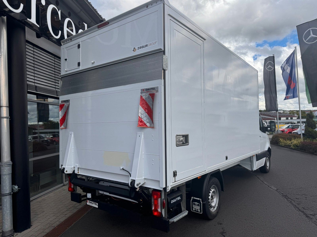 Mercedes-Benz Sprinter 317 CDI 4325 Koffer LBW Klima Kamera - Лекотоварен автомобил фургон: снимка 4 Mercedes-Benz Sprinter 317 CDI 4325 Koffer LBW Klima Kamera - Лекотоварен автомобил фургон: снимка 4