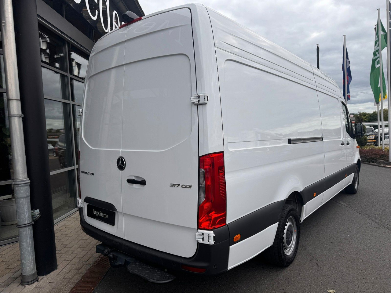 Mercedes-Benz Sprinter 317 CDI 9G 4325 Klima AHK Kamera - Товарен бус: снимка 4 Mercedes-Benz Sprinter 317 CDI 9G 4325 Klima AHK Kamera - Товарен бус: снимка 4