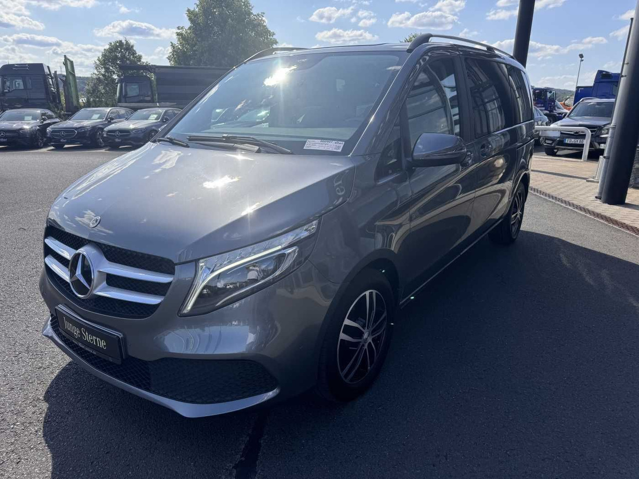 Mercedes-Benz V 220 d EDITION Liege-Paket AHK2,5 LED DAB MBUX - Лек автомобил: снимка 3 Mercedes-Benz V 220 d EDITION Liege-Paket AHK2,5 LED DAB MBUX - Лек автомобил: снимка 3