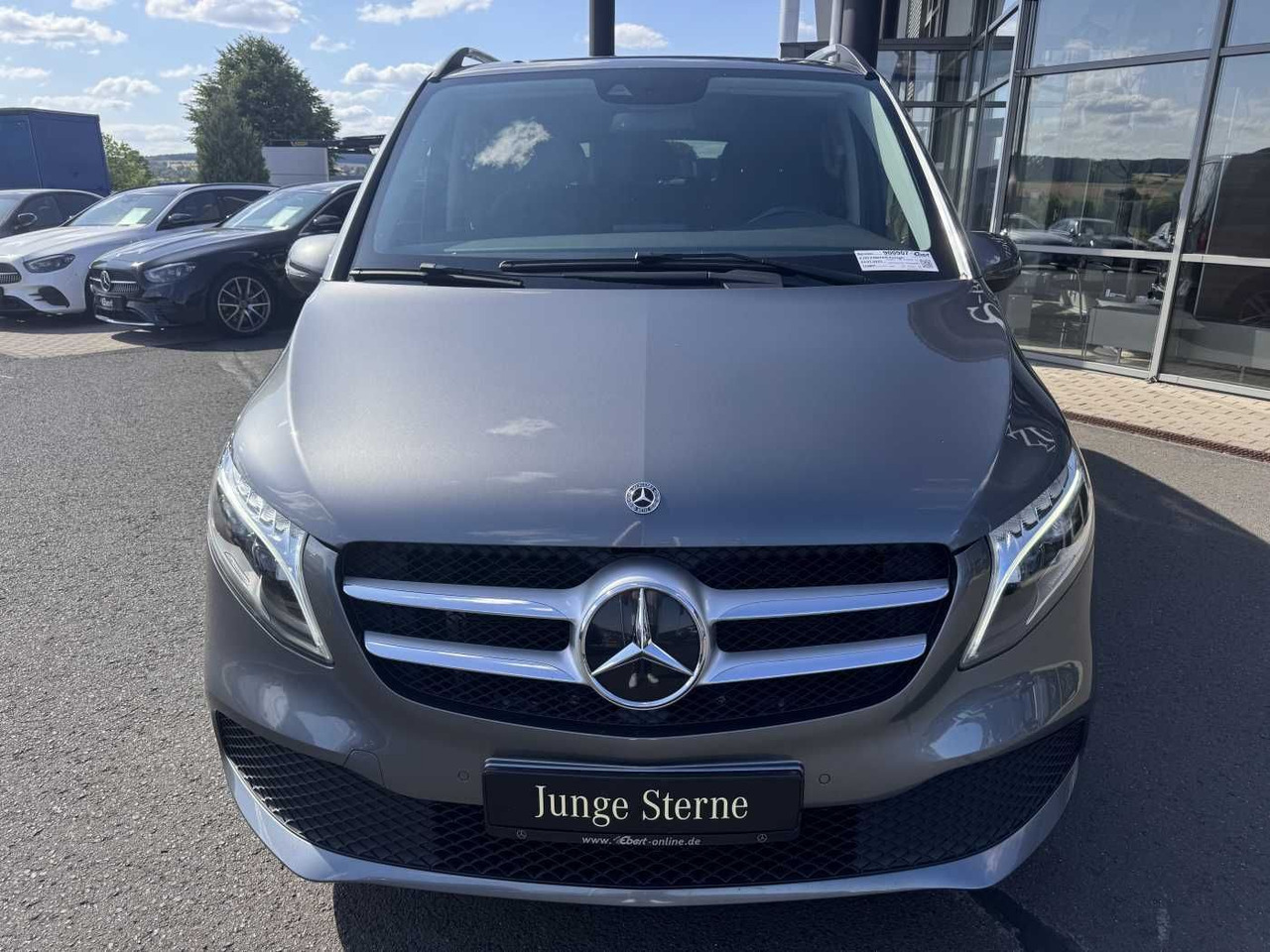 Mercedes-Benz V 220 d EDITION Liege-Paket AHK2,5 LED DAB MBUX - Лек автомобил: снимка 2 Mercedes-Benz V 220 d EDITION Liege-Paket AHK2,5 LED DAB MBUX - Лек автомобил: снимка 2