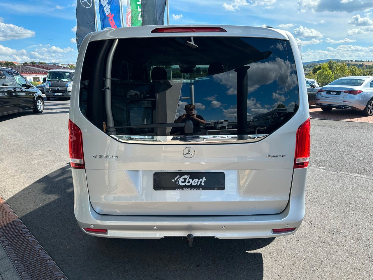 Mercedes-Benz V 250 EDITION 4MATIC Kompakt Liege-Paket AHK2,5t - Пътнически бус: снимка 5 Mercedes-Benz V 250 EDITION 4MATIC Kompakt Liege-Paket AHK2,5t - Пътнически бус: снимка 5