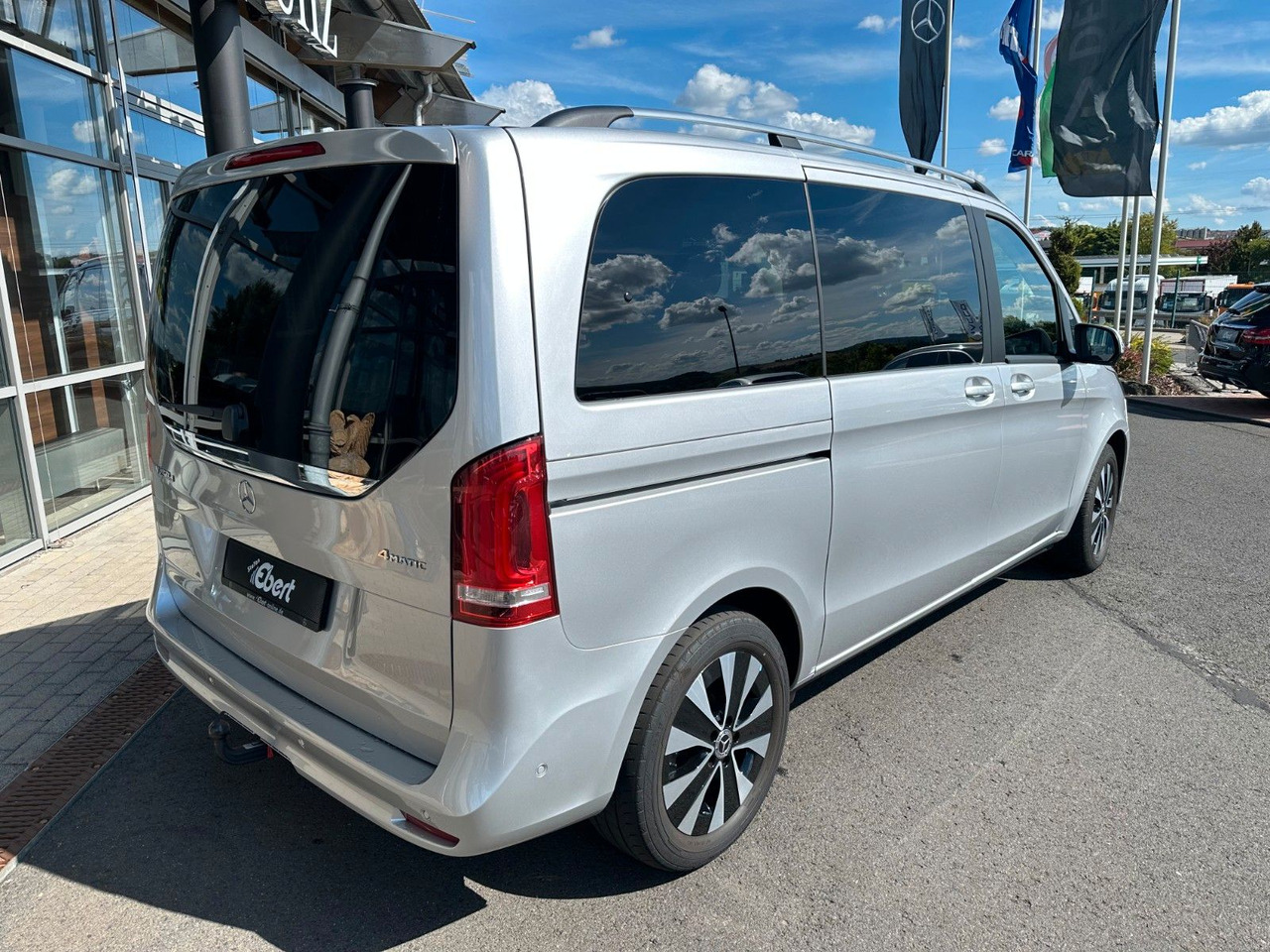 Mercedes-Benz V 250 EDITION 4MATIC Kompakt Liege-Paket AHK2,5t - Комби: снимка 4 Mercedes-Benz V 250 EDITION 4MATIC Kompakt Liege-Paket AHK2,5t - Комби: снимка 4