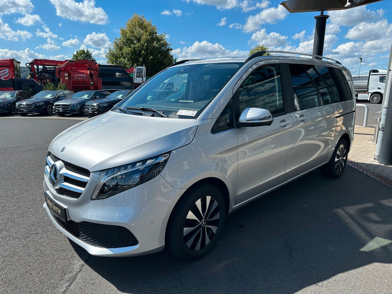 Mercedes-Benz V 250 EDITION 4MATIC Kompakt Liege-Paket AHK2,5t - Комби: снимка 3 Mercedes-Benz V 250 EDITION 4MATIC Kompakt Liege-Paket AHK2,5t - Комби: снимка 3