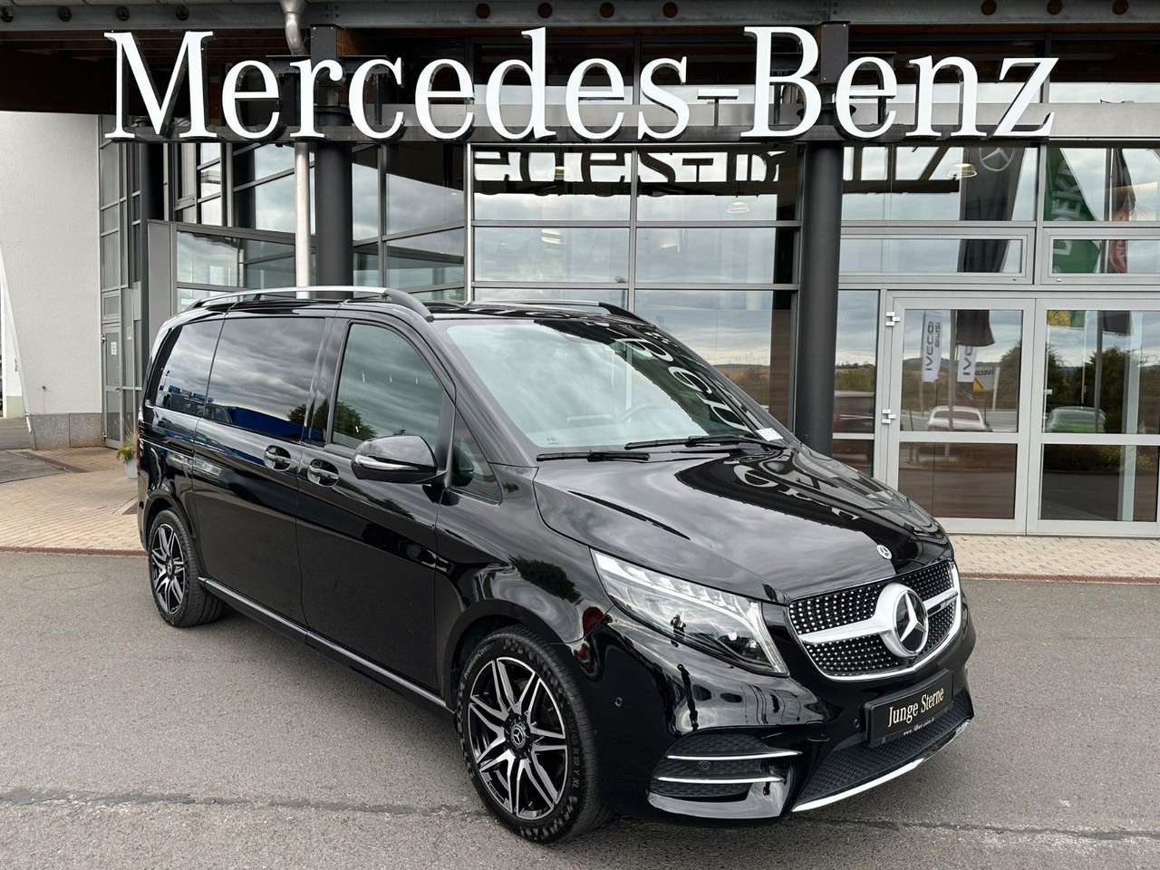 Mercedes-Benz V 250 d EDITION AMG Kompakt ILS elektr Türen - Пътнически бус: снимка 1 Mercedes-Benz V 250 d EDITION AMG Kompakt ILS elektr Türen - Пътнически бус: снимка 1