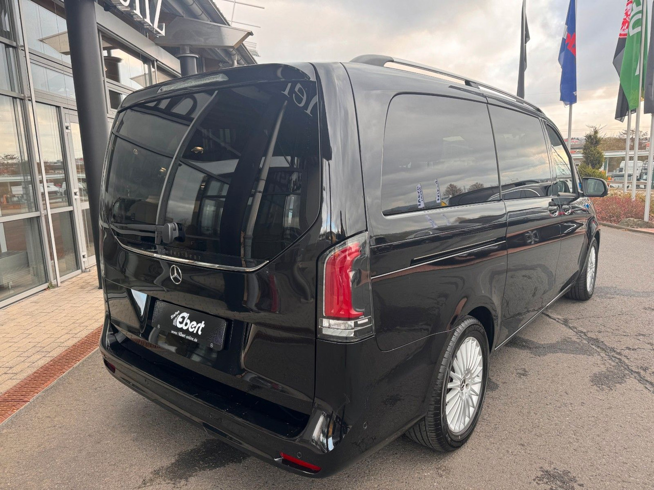 Mercedes-Benz V 250 d STYLE el.Tür AHK2,5 DISTRONIC 360Kamera - Комби: снимка 4 Mercedes-Benz V 250 d STYLE el.Tür AHK2,5 DISTRONIC 360Kamera - Комби: снимка 4