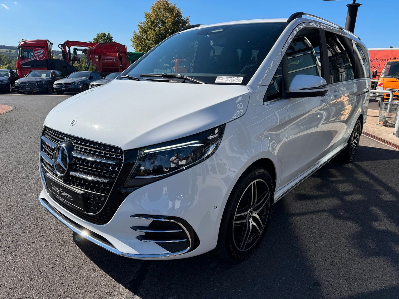 Mercedes-Benz V 300 d 4MATIC EXCLUSIVE AMG Tische AHK2,5to - Комби: снимка 3 Mercedes-Benz V 300 d 4MATIC EXCLUSIVE AMG Tische AHK2,5to - Комби: снимка 3