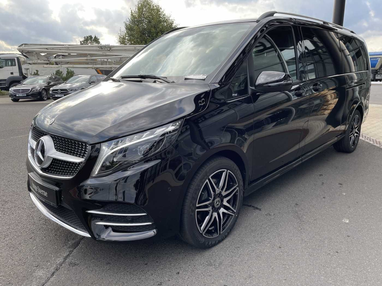 Mercedes-Benz V 300 d AVA 4MATIC AMG Kühlschrank AIRMATIC - Комби: снимка 2 Mercedes-Benz V 300 d AVA 4MATIC AMG Kühlschrank AIRMATIC - Комби: снимка 2