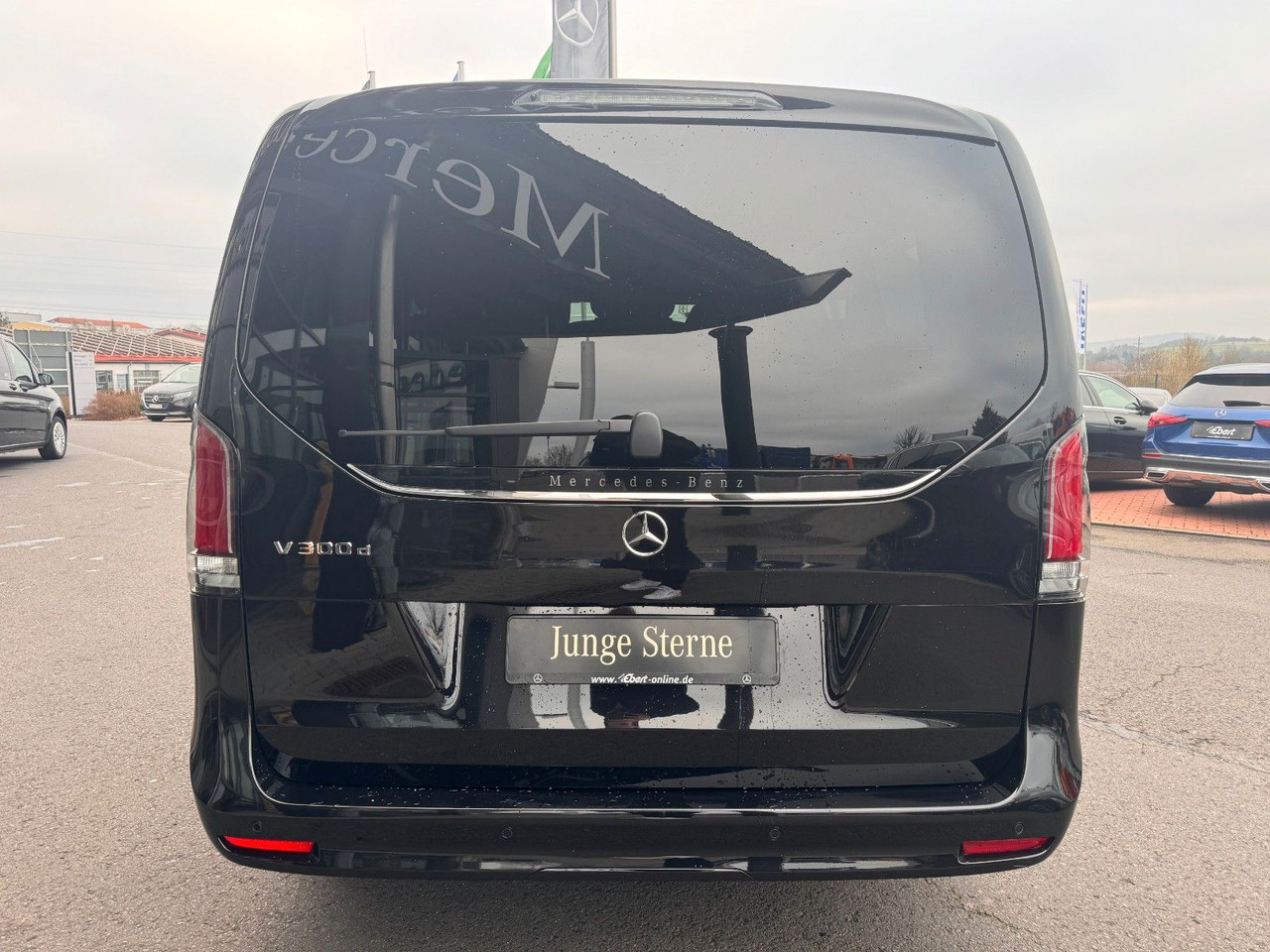 Mercedes-Benz V 300 d AVA DISTRONIC AHK Standheiz Sound - Комби: снимка 5 Mercedes-Benz V 300 d AVA DISTRONIC AHK Standheiz Sound - Комби: снимка 5