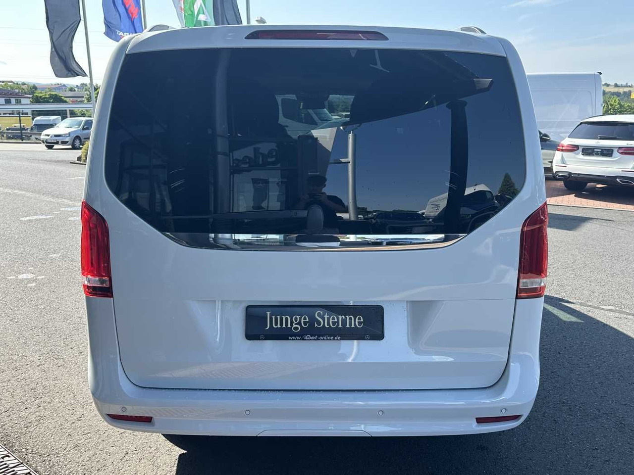 Mercedes-Benz V 300 d AVA ED 6Sitze Burmester 360Kamera el Tür - Лек автомобил: снимка 5 Mercedes-Benz V 300 d AVA ED 6Sitze Burmester 360Kamera el Tür - Лек автомобил: снимка 5