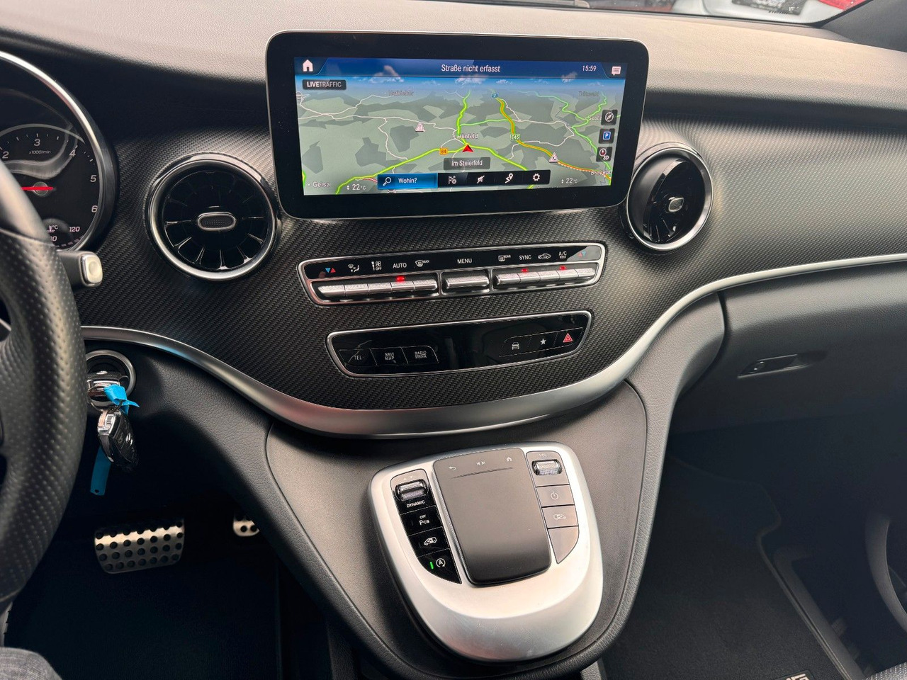 Лизинг на Mercedes-Benz V 300 d AVA ED AMG AHK2,5to DISTRONIC Mercedes-Benz V 300 d AVA ED AMG AHK2,5to DISTRONIC: снимка 15 Лизинг на Mercedes-Benz V 300 d AVA ED AMG AHK2,5to DISTRONIC Mercedes-Benz V 300 d AVA ED AMG AHK2,5to DISTRONIC: снимка 15